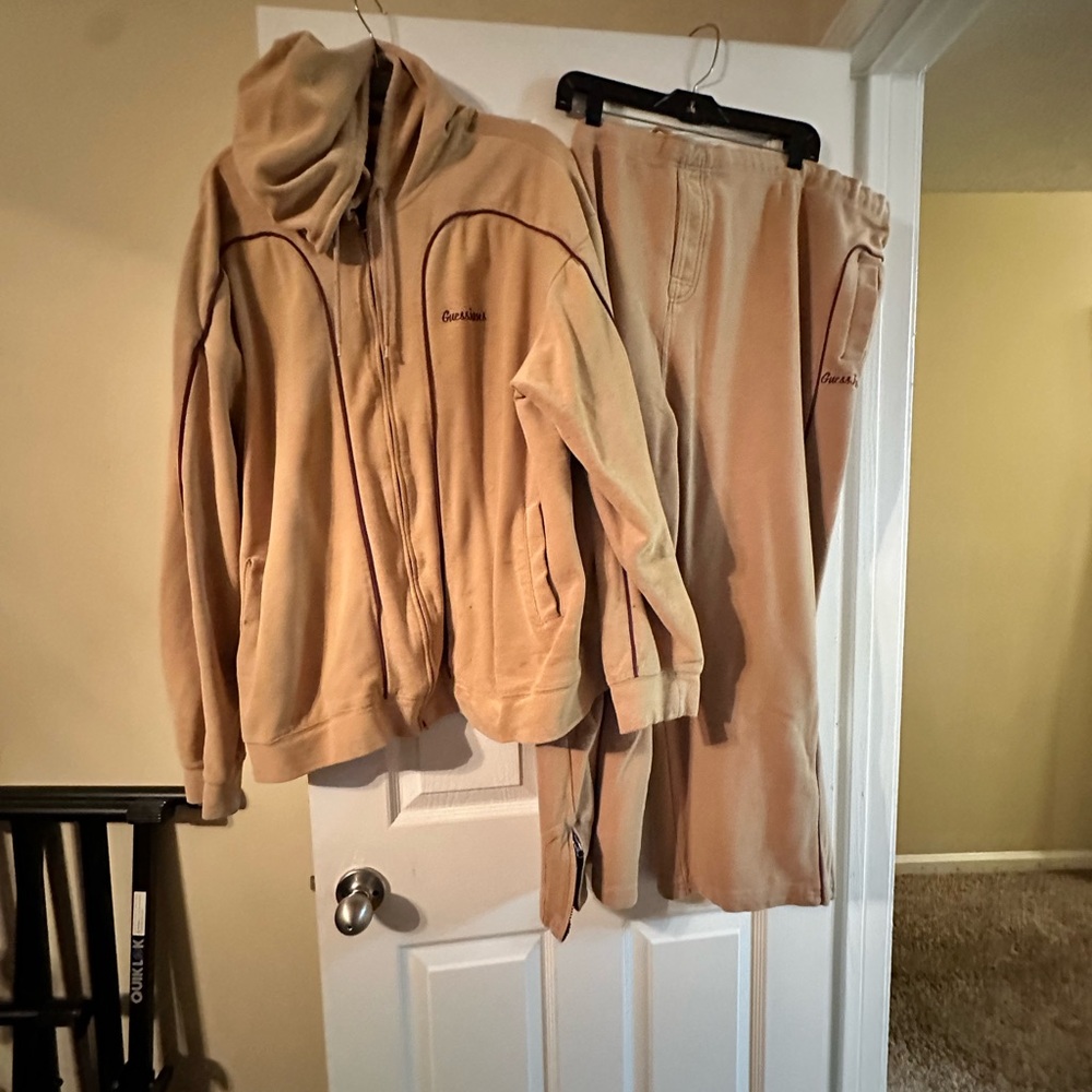 Guess 2 piece jogger set 4xl brown